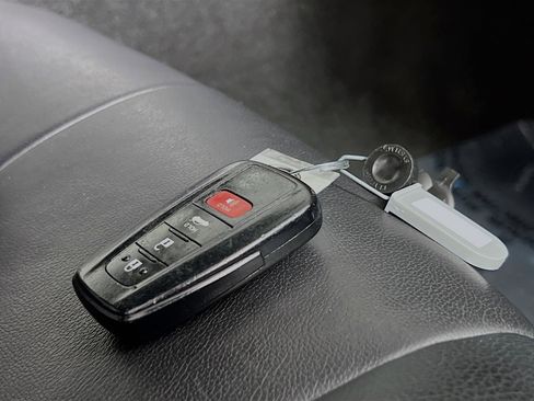 Used 2021 Toyota Camry XLE w/ Cold Weather Package image 36