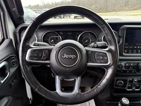Used 2021 Jeep Wrangler Unlimited Sahara AWD/4WD image 30