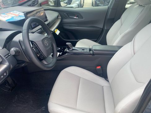 Used 2025 Toyota Prius Limited FWD image 34