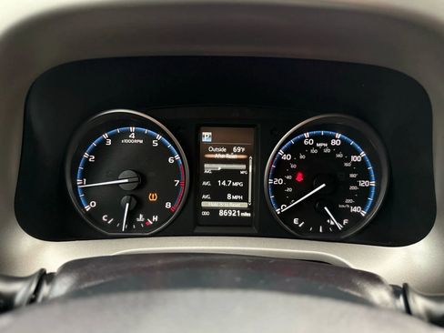 Used 2018 Toyota RAV4 LE image 26