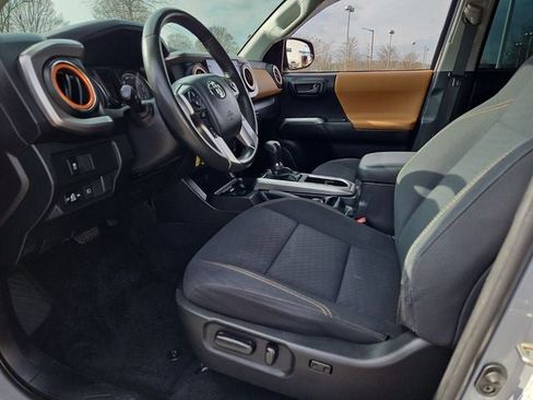 Used 2020 Toyota Tacoma SR5 image 15