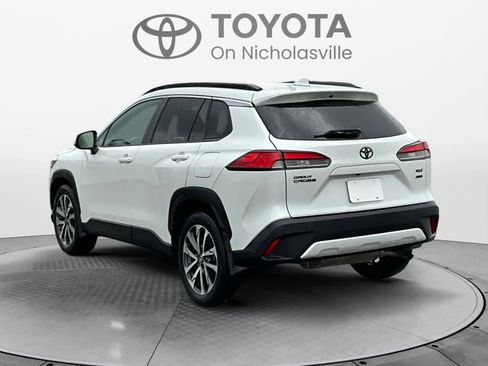 Used 2023 Toyota Corolla Cross XLE w/ Convenience Package image 4