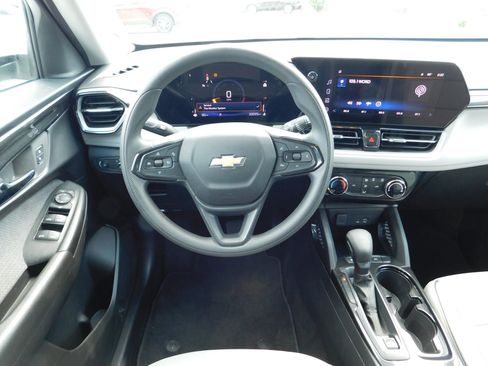 Used 2025 Chevrolet TrailBlazer LT FWD image 10