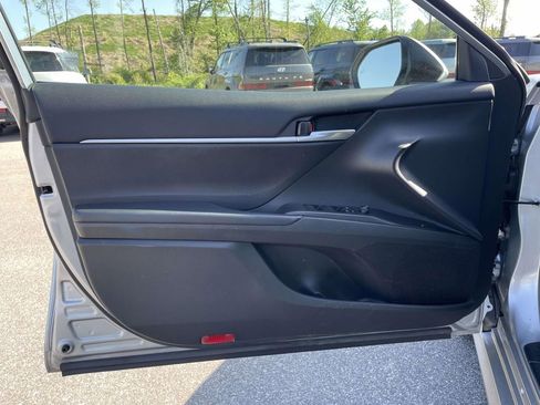 Used 2023 Toyota Camry LE FWD image 5
