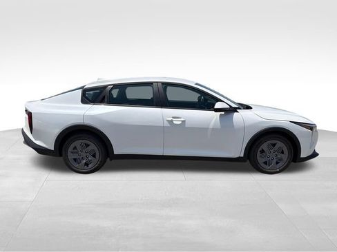 New 2026 Kia K4 FWD image 8