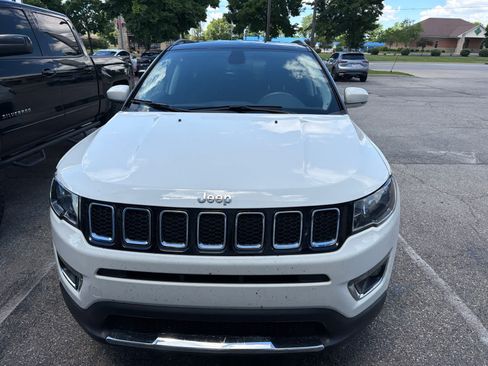 Used 2020 Jeep Compass Limited AWD/4WD image 4