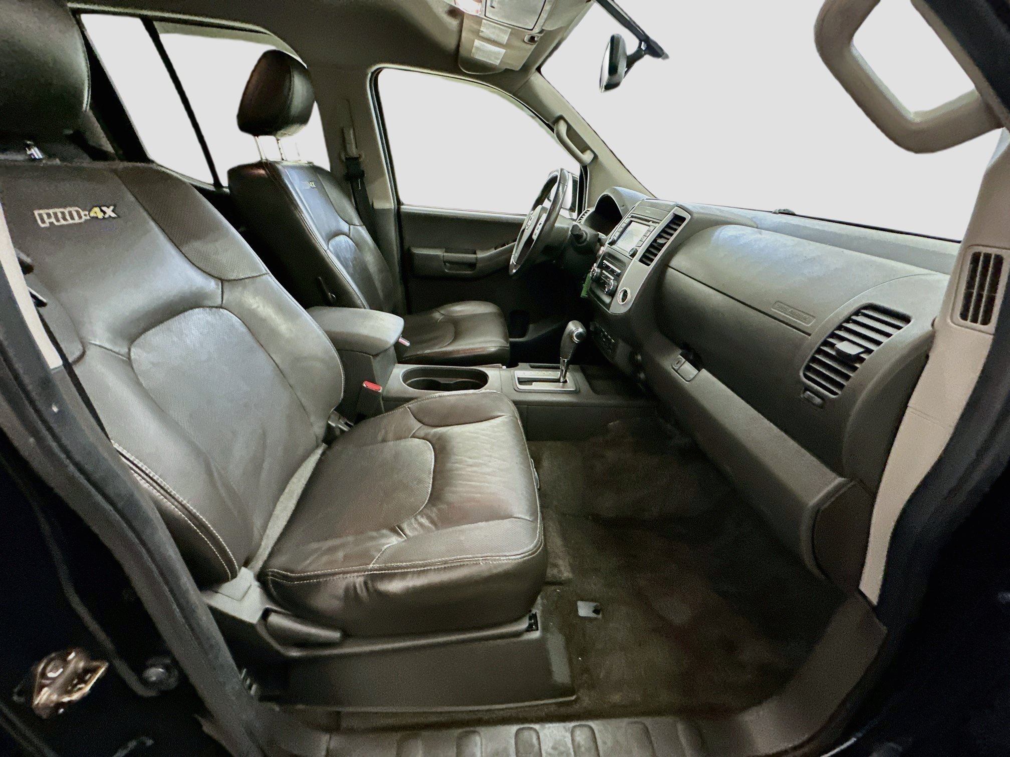 Used 2014 Nissan Xterra PRO-4X w/ Pro-4x Leather Package AWD/4WD image 30