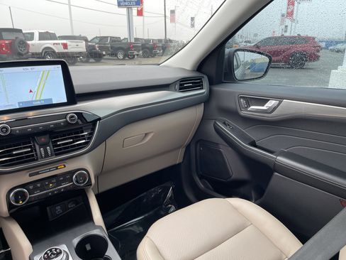 Used 2022 Ford Escape Titanium w/ Class II Trailer Tow Package image 32