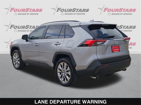 Used 2020 Toyota RAV4 XLE Premium image 7