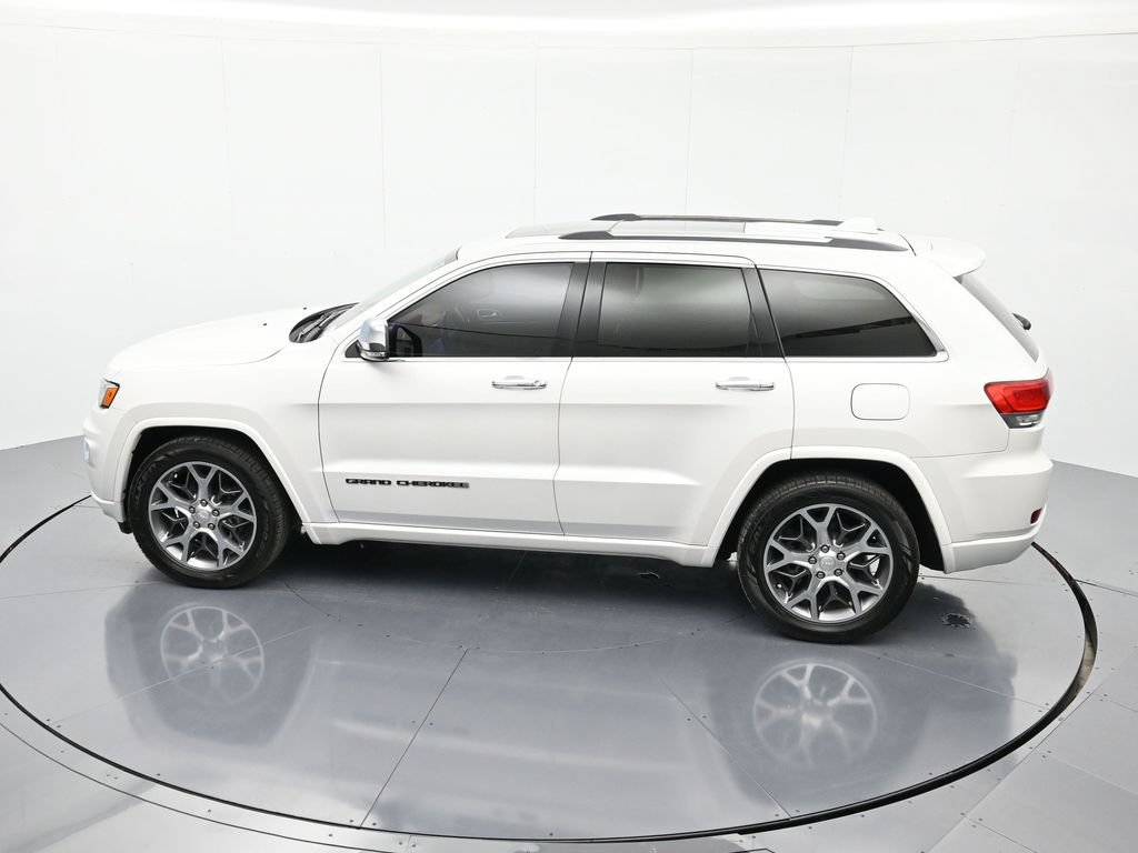 Used 2020 Jeep Grand Cherokee Overland w/ Interior Metal Package AWD/4WD image 35