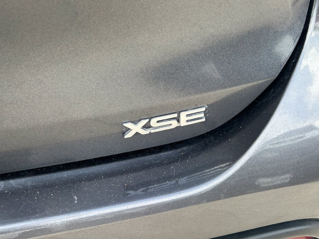 Used 2022 Toyota Highlander XSE FWD image 14