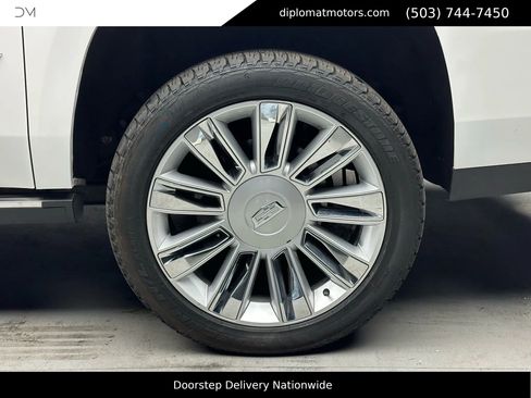 Used 2019 Cadillac Escalade ESV Platinum image 37