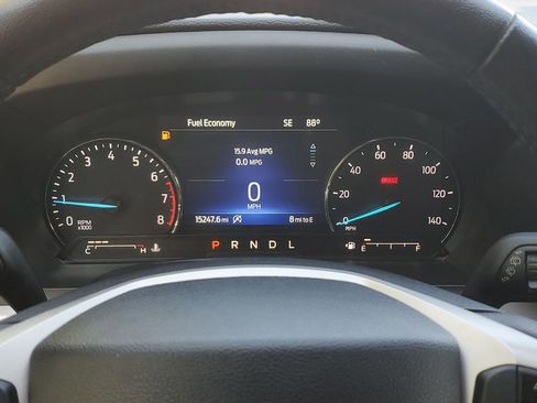 Used 2024 Ford Explorer XLT w/ Equipment Group 202A AWD/4WD image 31