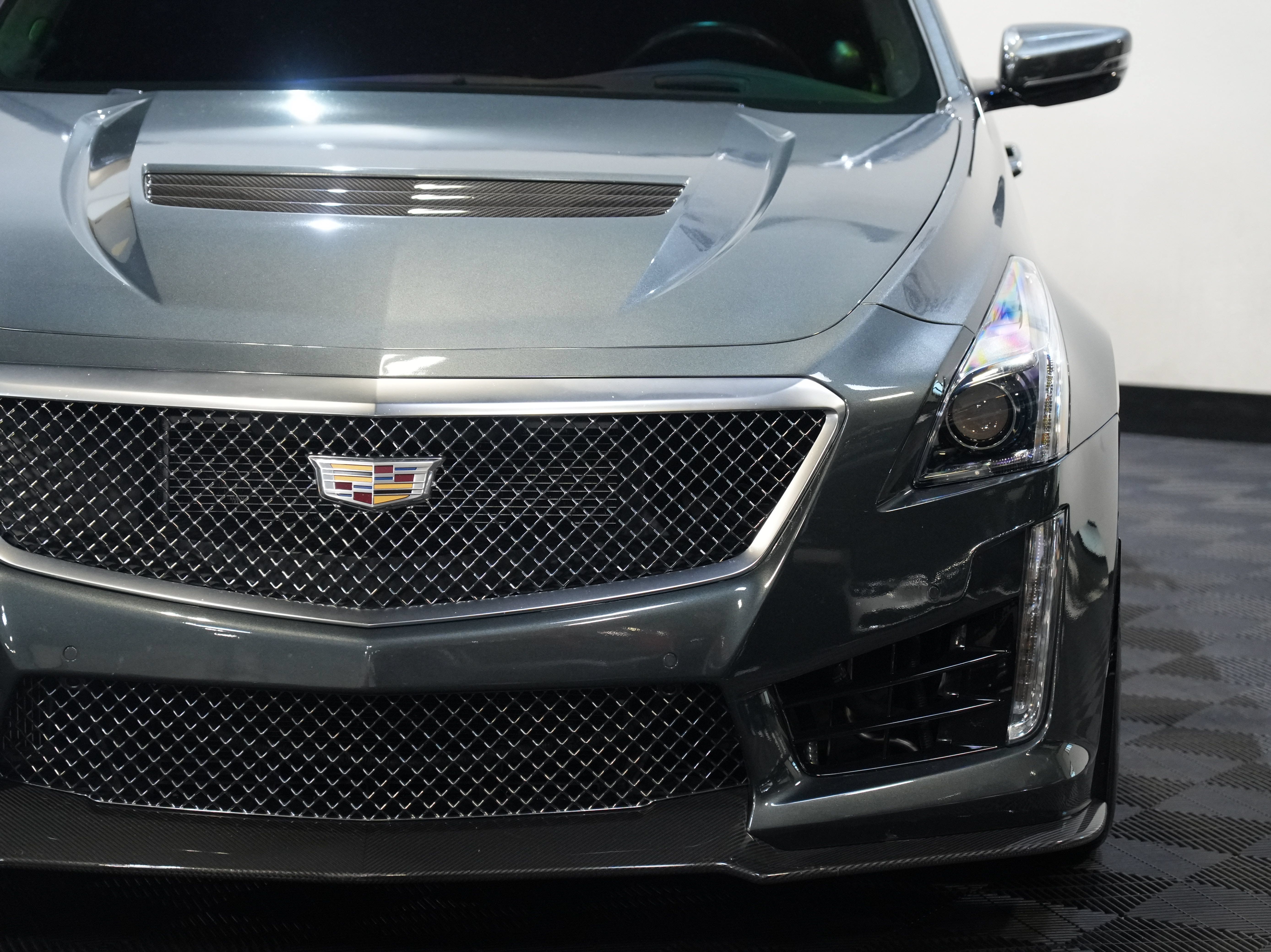 Used 2016 Cadillac CTS V w/ Luxury Package RWD image 10