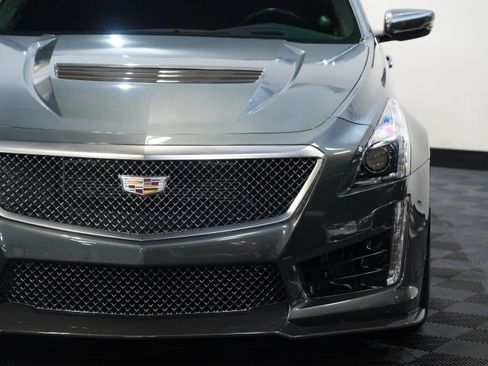 Used 2016 Cadillac CTS V w/ Luxury Package RWD image 10