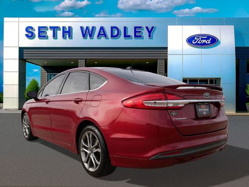 Used 2017 Ford Fusion SE w/ Equipment Group 201A image 6