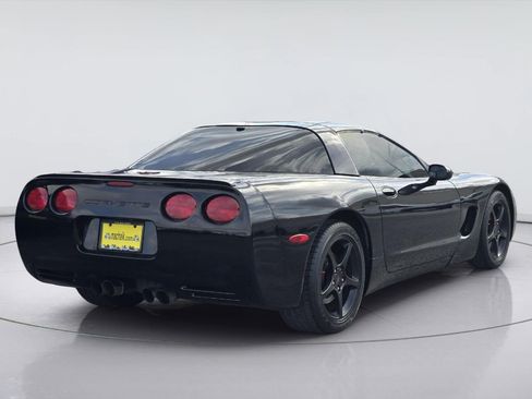 Used 2004 Chevrolet Corvette Coupe w/ Preferred Equipment Group RWD image 8