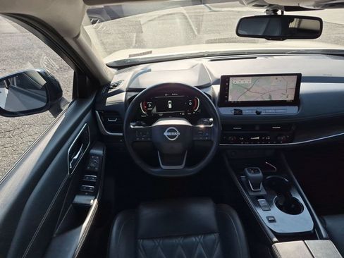 Used 2025 Nissan Rogue Platinum FWD image 21