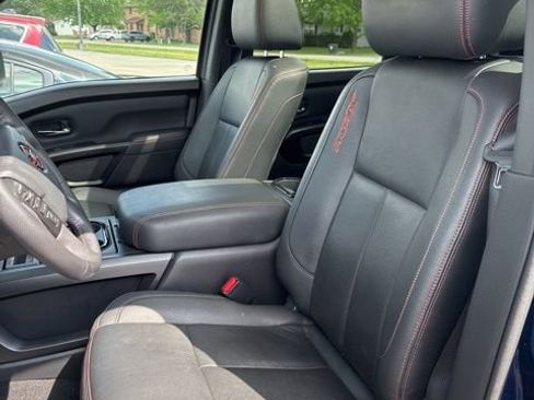 Used 2024 Nissan Titan PRO-4X w/ Pro-4x Convenience Package image 12