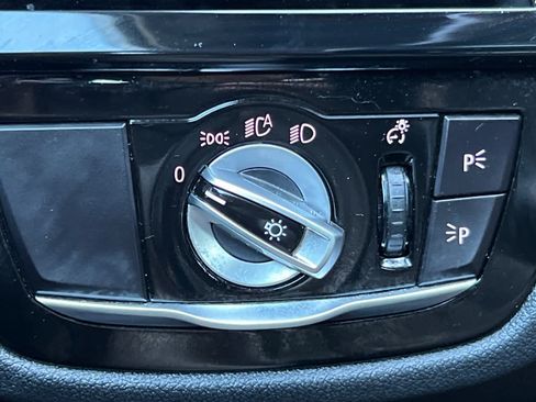 Used 2020 BMW 530i w/ Premium Package RWD image 30