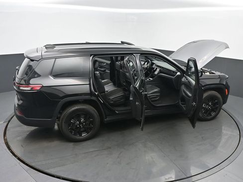 Used 2024 Jeep Grand Cherokee L Laredo AWD/4WD image 67
