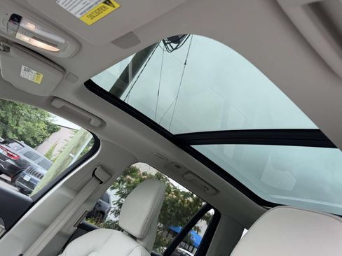 Used 2023 Volvo XC90 B6 Plus w/ Protection Package Premier AWD/4WD image 19
