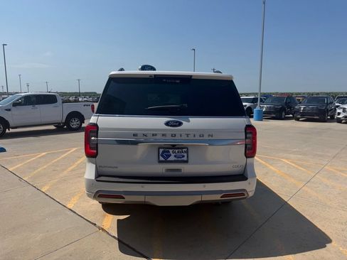 Used 2024 Ford Expedition Max Platinum AWD/4WD image 4