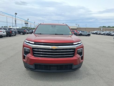 Used 2024 Chevrolet Traverse LT AWD/4WD image 3