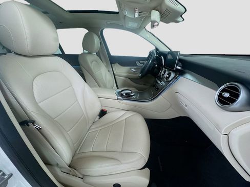 Used 2019 Mercedes-Benz GLC 300 4MATIC image 28