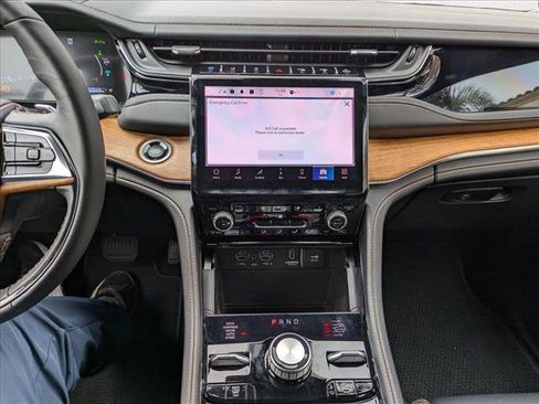 New 2024 Jeep Grand Cherokee Summit image 11