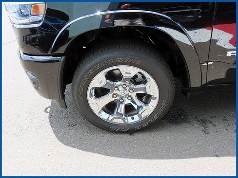Used 2025 RAM 1500 Big Horn AWD/4WD image 4