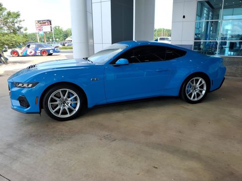 Used 2024 Ford Mustang GT Premium RWD image 3