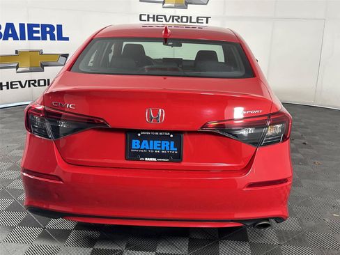 Used 2023 Honda Civic Sport image 4