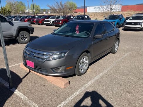 Used 2010 Ford Fusion SE image 1