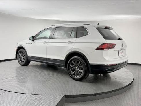 Used 2024 Volkswagen Tiguan Wolfsburg Edition FWD image 6