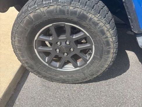 Used 2020 Jeep Gladiator Overland AWD/4WD image 27