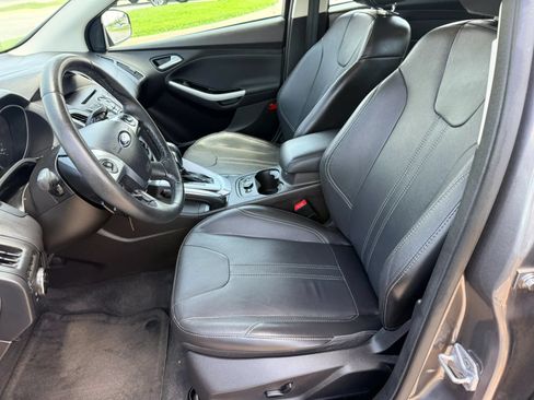 Used 2014 Ford Focus SE w/ Equipment Group 201A FWD image 18