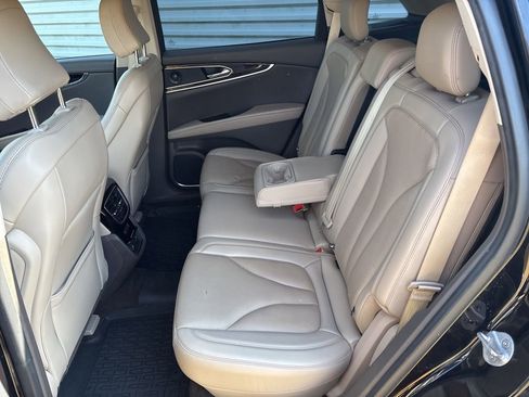 Used 2022 Lincoln Nautilus Reserve w/ Equipment Group 201A image 27