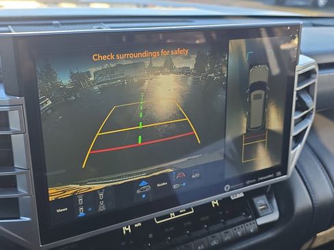 Used 2024 Toyota Sequoia image 34