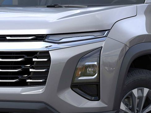New 2026 Chevrolet Equinox LT w/ LPO, Floor Liner Package AWD/4WD image 10