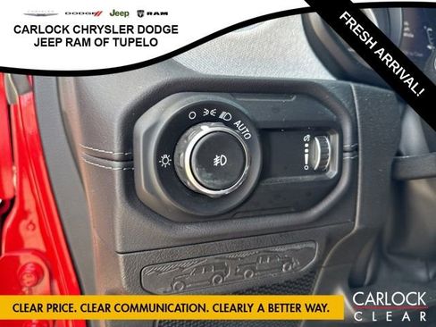 Used 2025 Jeep Wrangler Unlimited Sahara AWD/4WD image 13