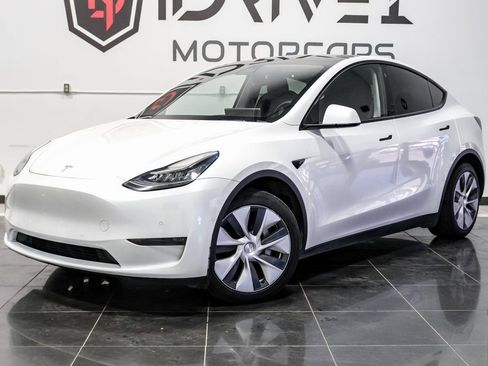 Used 2021 Tesla Model Y Long Range image 8