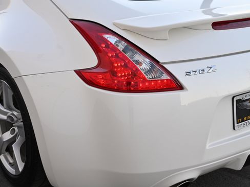 Used 2010 Nissan 370Z Coupe image 21