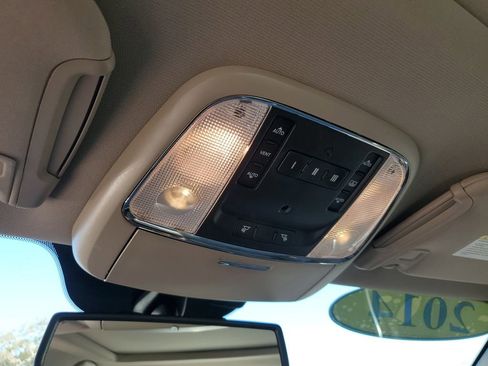 Used 2014 Chrysler 300 C image 29