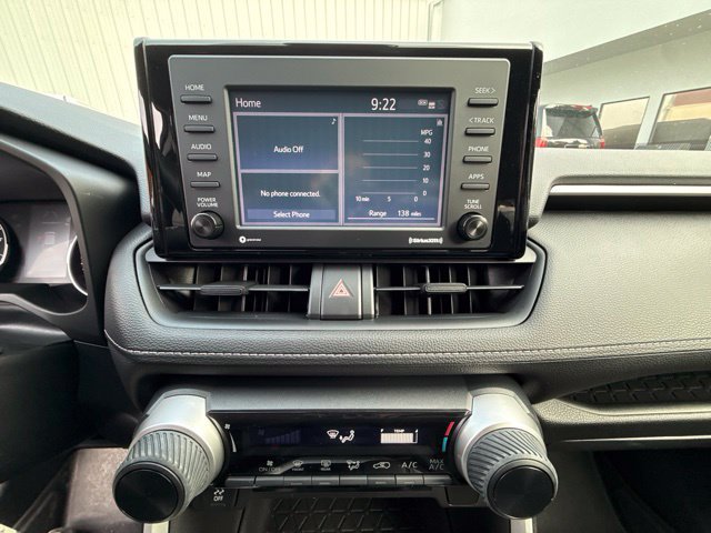 Used 2021 Toyota RAV4 LE FWD image 13