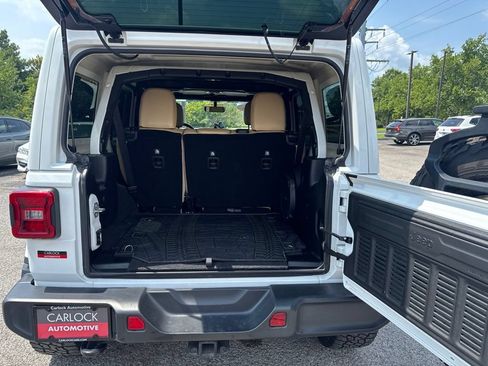 Used 2022 Jeep Wrangler Unlimited Sahara w/ LED Lighting Group AWD/4WD image 26