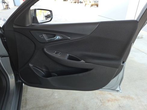Used 2024 Chevrolet Malibu LT image 34