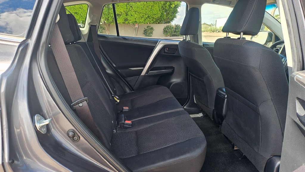 Used 2017 Toyota RAV4 LE w/ Carpet Mat Package FWD image 22