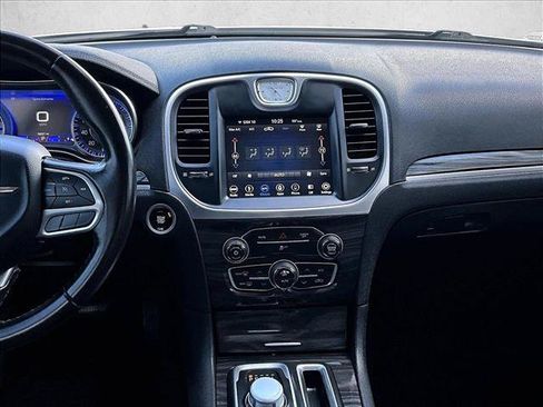 Used 2019 Chrysler 300 Touring w/ Sport Appearance Package RWD image 8
