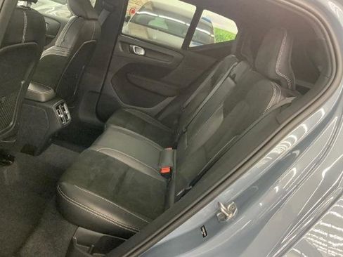 Used 2020 Volvo XC40 T5 R-Design image 12